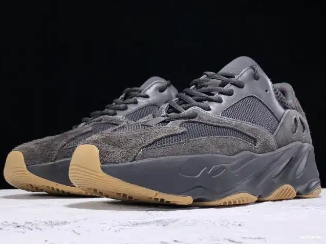 Yeezy Boost Black Adidas 700 FV5304 Utility 0705